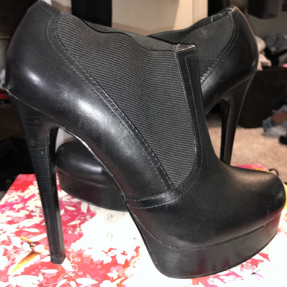 CHINESE LAUNDRY platform pumps